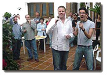 Abende, an denen die Sch�ler mit den Lehrern gemeinsam weggehen, spanische Filme und ganztags Ausfl�ge.